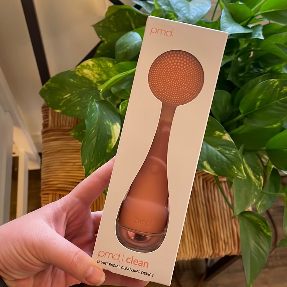 pmd clean SMART FACIAL CLEANSING DEVICE